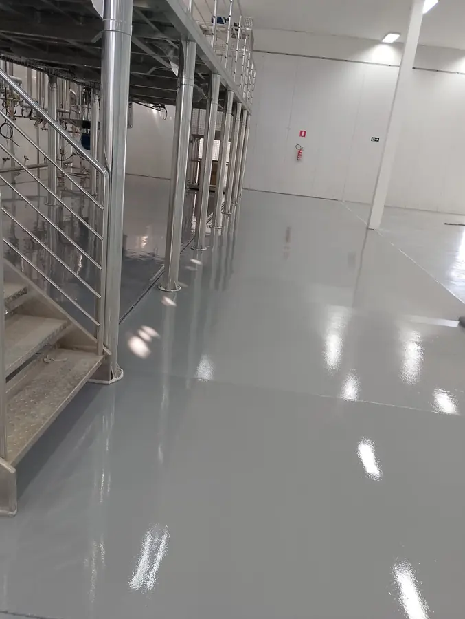 Pintura epóxi — trabalho realizado pela Radpóxi Pisos